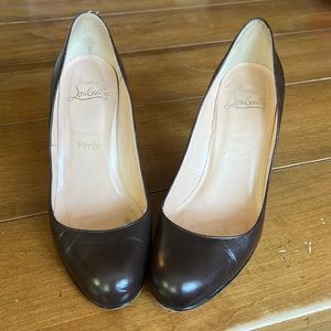 Louboutin Round Toe Pump